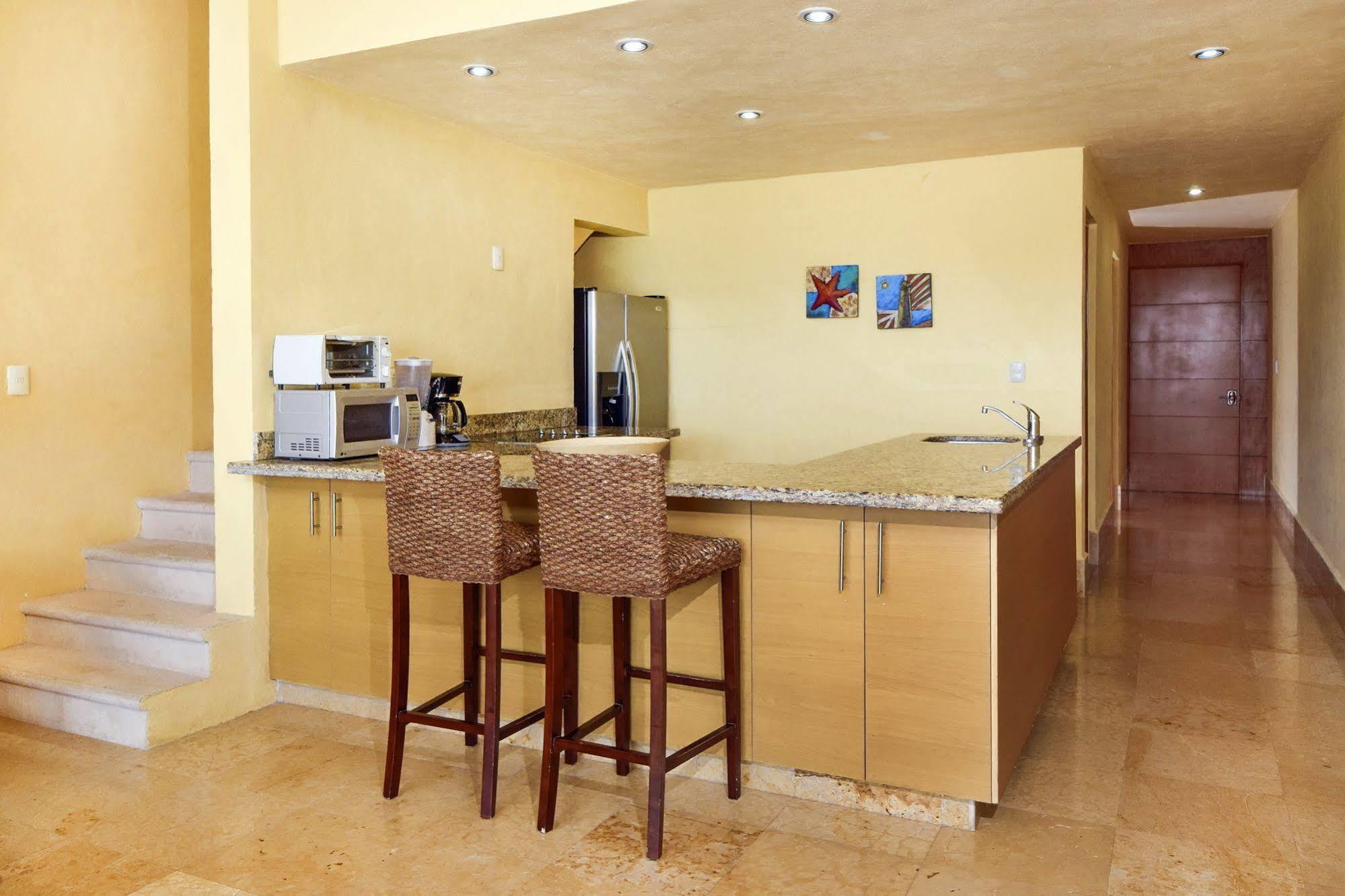 Ocean Plaza Condos Плая-дель-Кармен Экстерьер фото